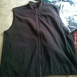 Izod vest